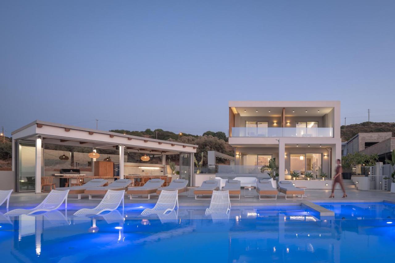 Hermes Grand Luxury Beachfront Villa & Spa, By Thinkvilla Skaleta Exterior foto